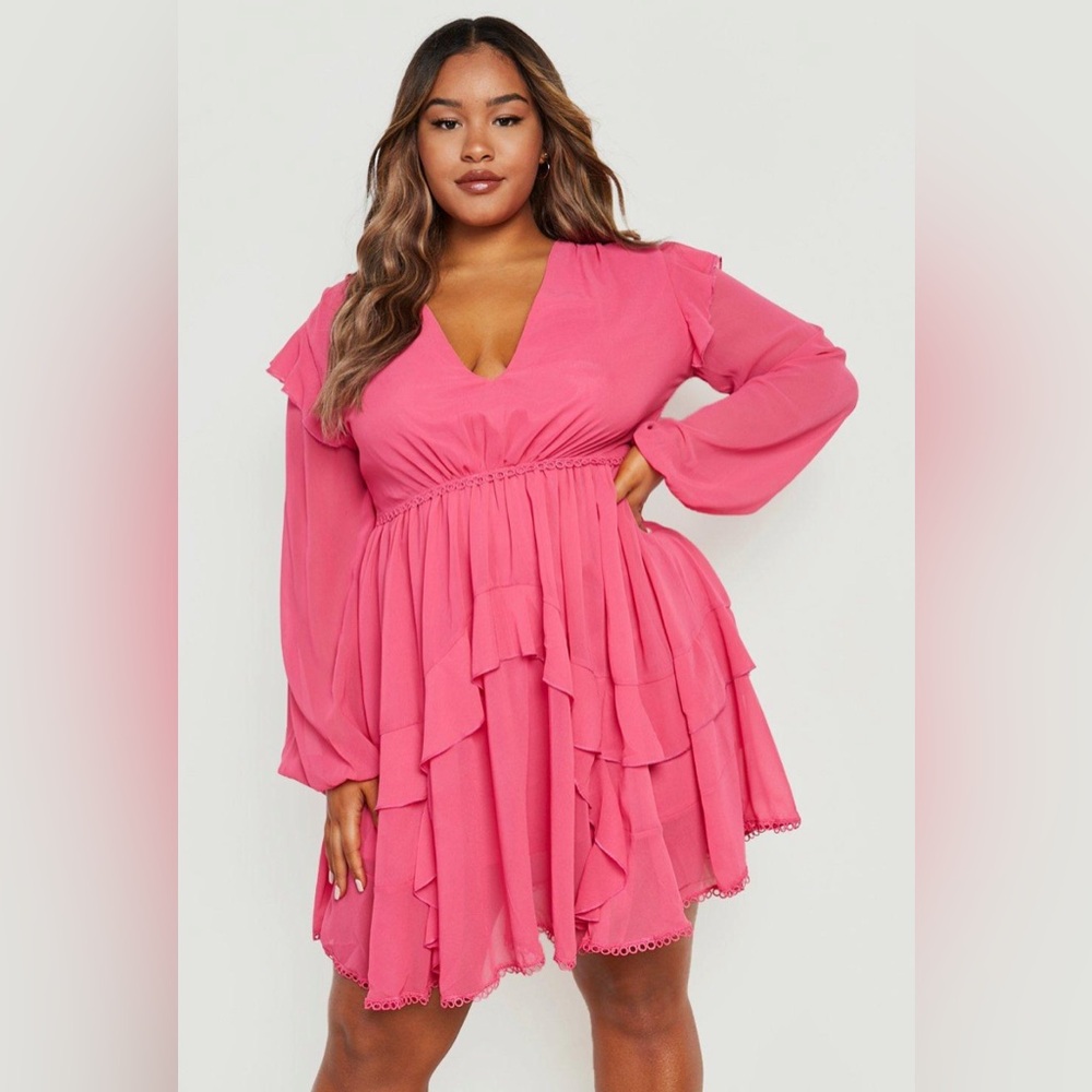 boohoo Plus Tiered Ruffle Plunge Skater
Dress Size 20